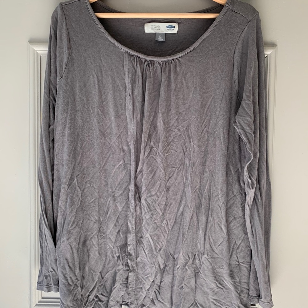 Old Navy maternity/nursing top bundle